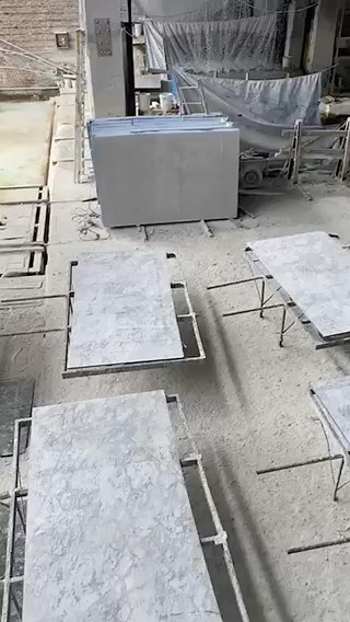 拉格朗灰（鱼肚灰）