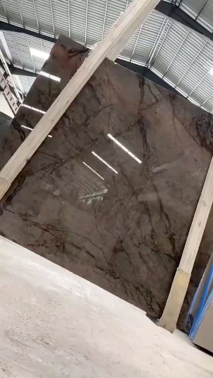 劳历士灰