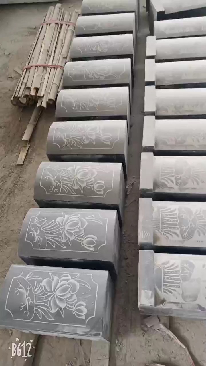 加工厂里的工人也在热火朝天的干活着太给力了