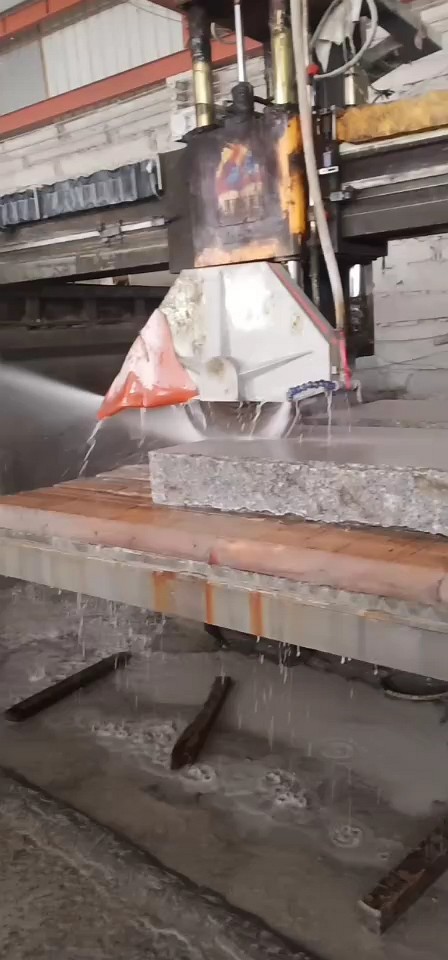 石井红636路沿石