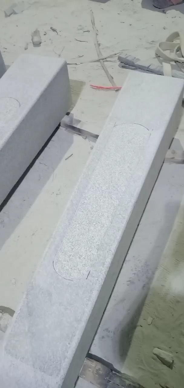 恒真石材专营花岗岩异型别墅石材路沿石河栏杆整石坐凳