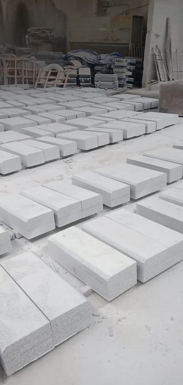 恒真石材专营花岗岩异型别墅石材路沿石河栏杆整石坐凳