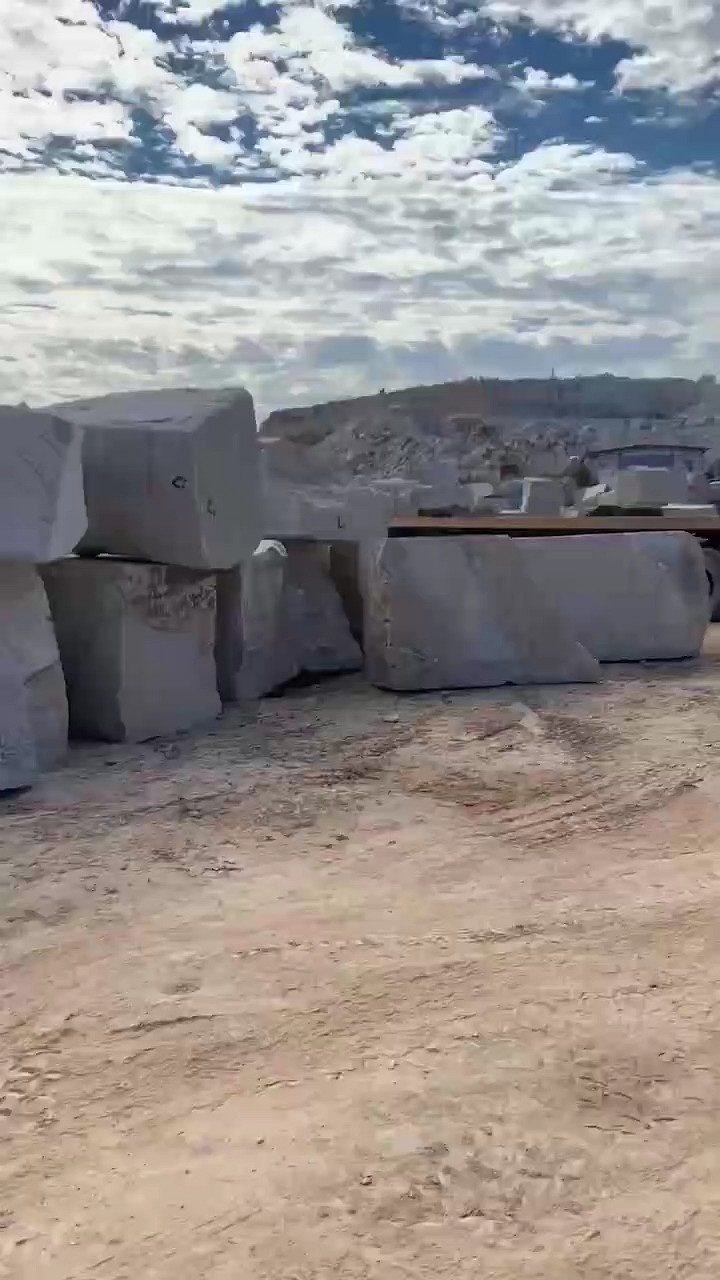 好消息好消息便宜又大优惠量大稳定606吨料50吨路沿石成品板