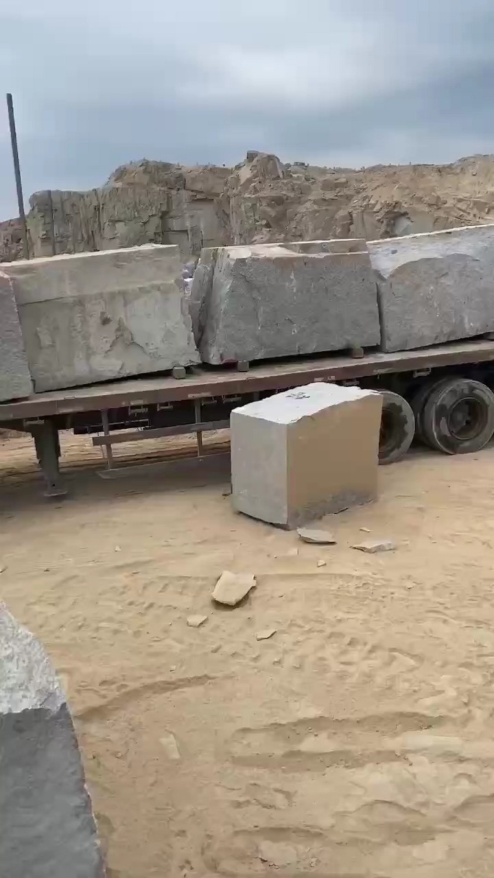 好消息好消息便宜又大优惠量大稳定606吨料50吨路沿石成品板