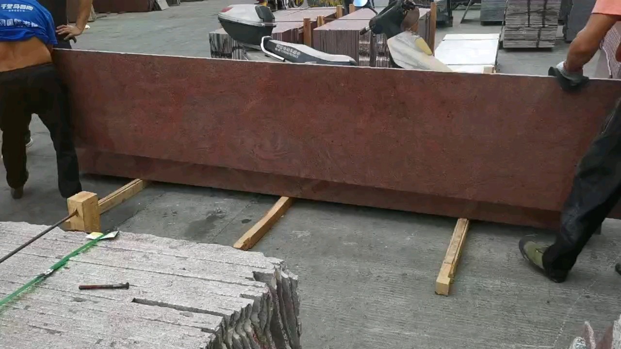 【幻彩红】矿山直销，荒料，条板，大量库存，价格实惠，可制定各种规格板成