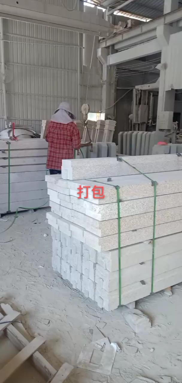 恒真石业主营拉丝栏杆坯水池坯墓碑料路沿石异形线条圆柱别墅石