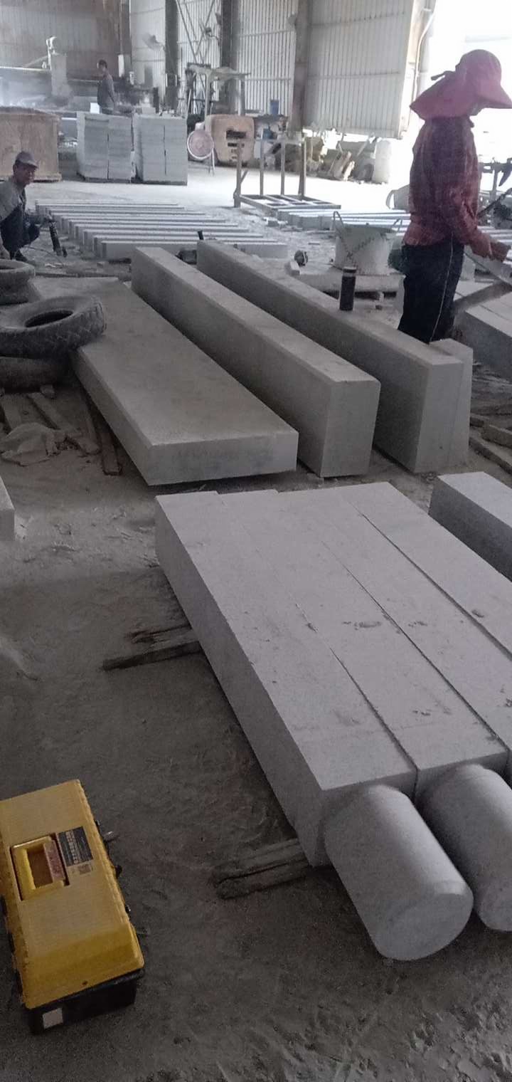 恒真石业主营拉丝栏杆坯水池坯墓碑料路沿石异形线条圆柱别墅石