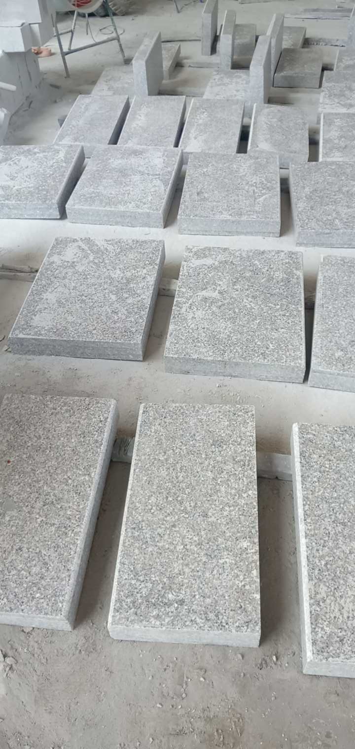 恒真石业主营拉丝栏杆坯水池坯墓碑料路沿石异形线条圆柱别墅石