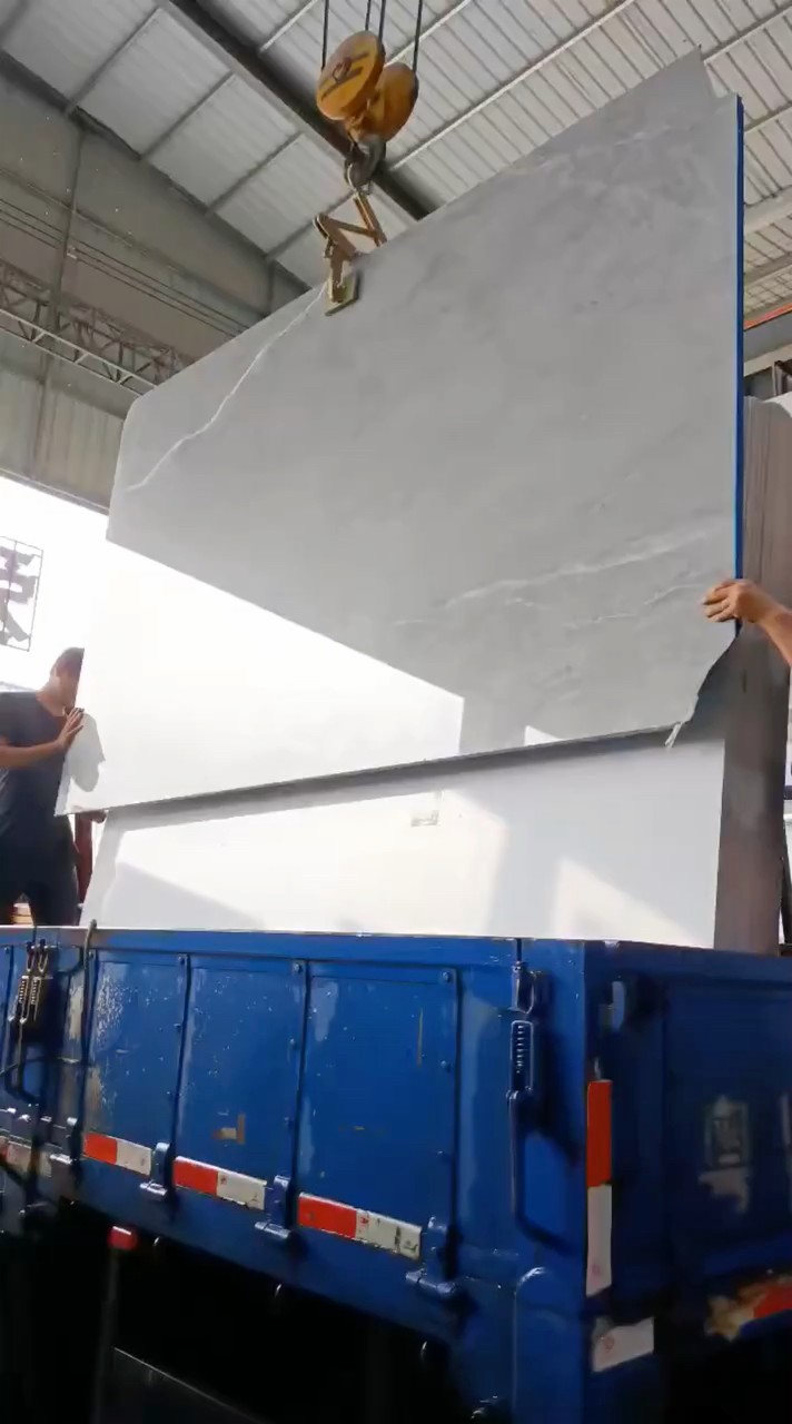 台风天也阻挡不了我对工作的热爱感谢容姐的支持爱玛仕灰走一波庆祝不想出门