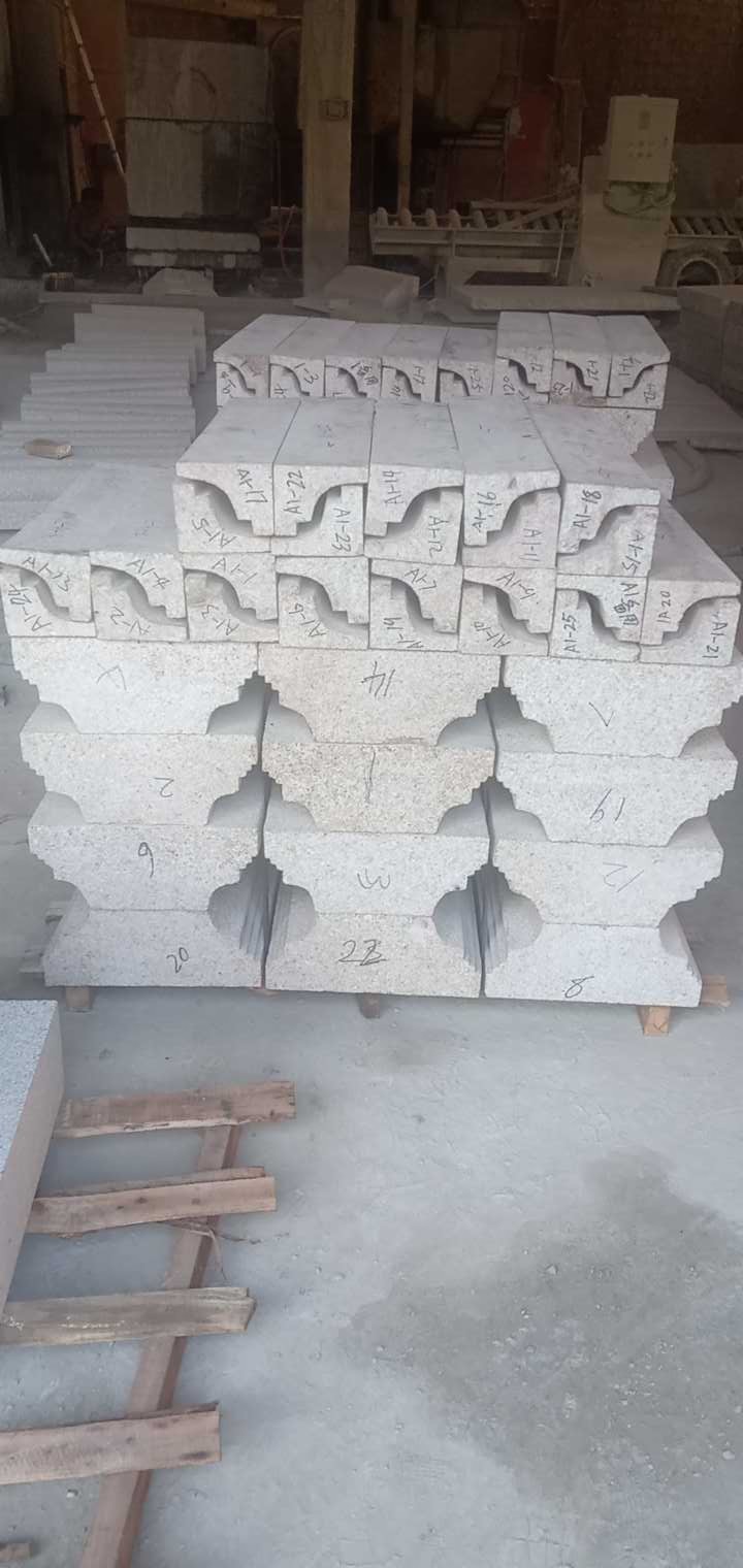 恒真石业主营拉丝栏杆坯水池坯墓碑料路沿石异形线条圆柱别墅石