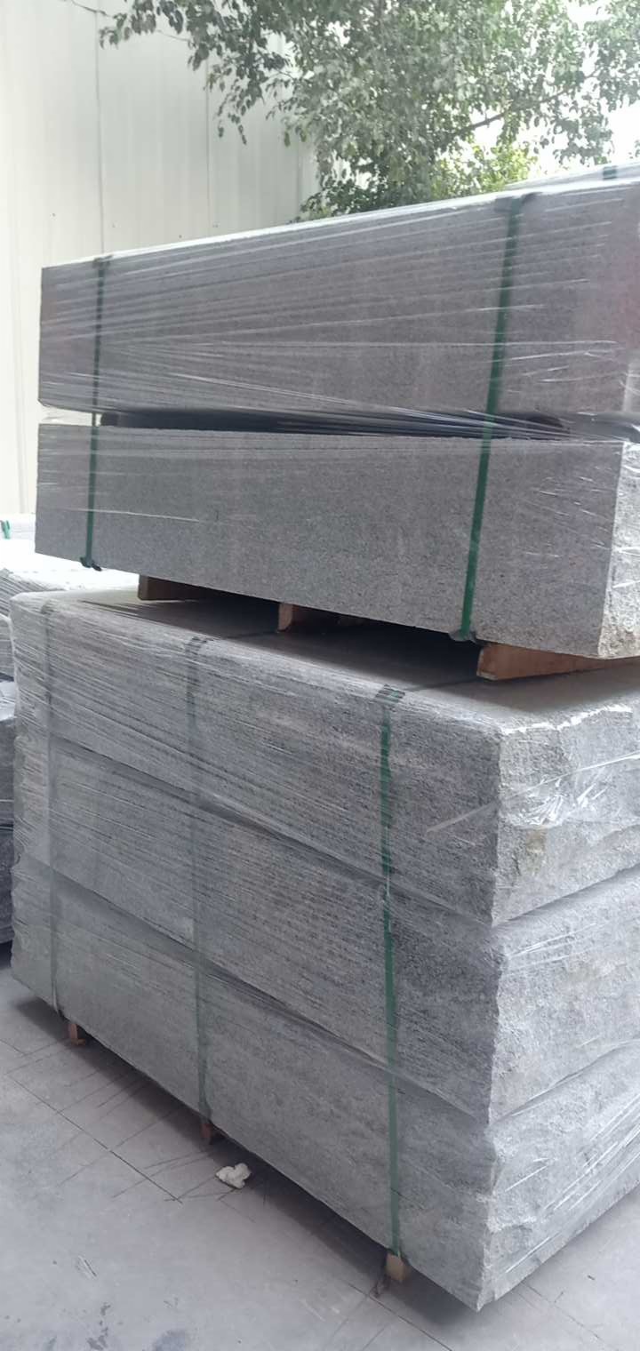 恒真石业主营拉丝栏杆坯水池坯墓碑料路沿石异形线条圆柱别墅石