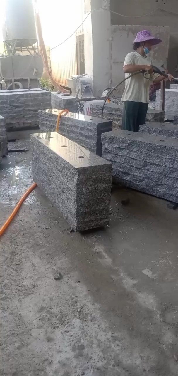 恒真石业主营拉丝栏杆坯水池坯墓碑料路沿石异形线条圆柱别墅石