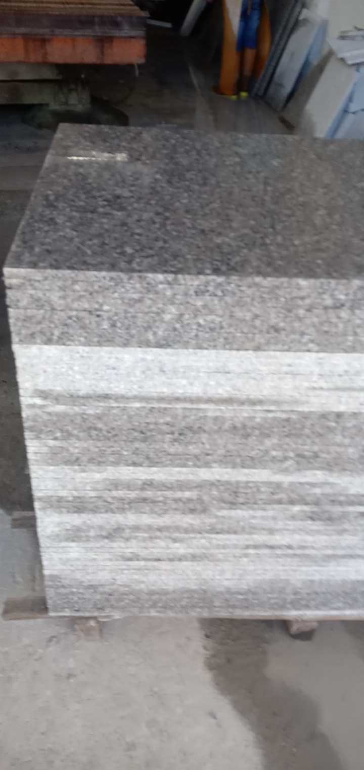 恒真石业主营拉丝栏杆坯水池坯墓碑料路沿石异形线条圆柱别墅石