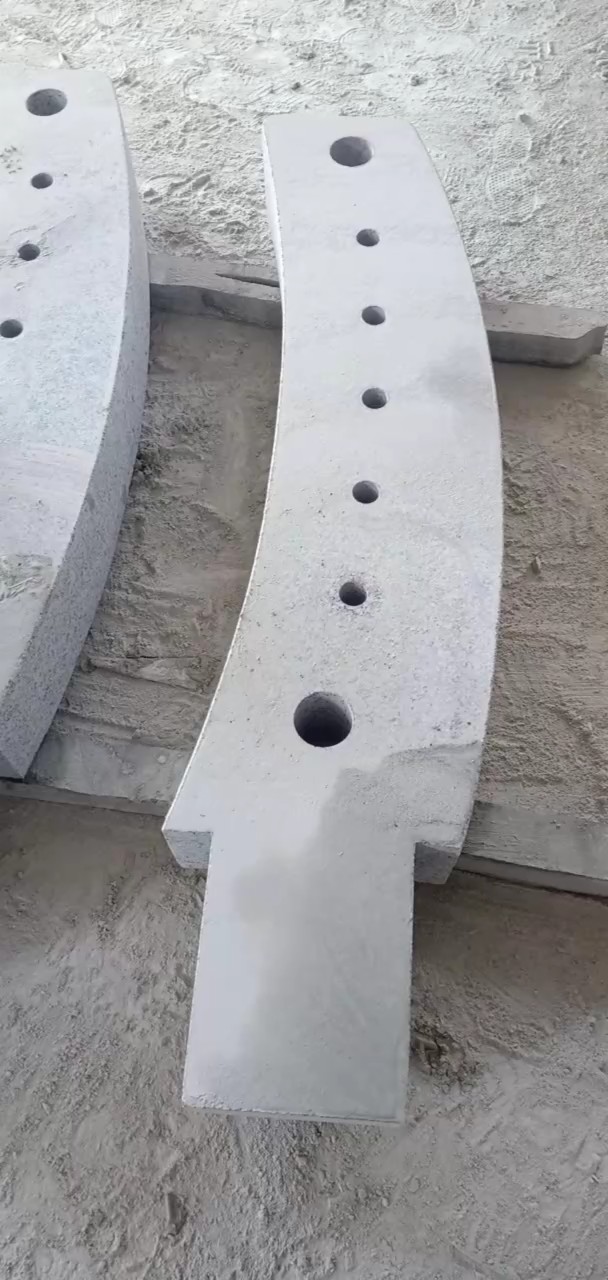 恒真石业主营拉丝栏杆坯水池坯墓碑料路沿石异形线条圆柱别墅石