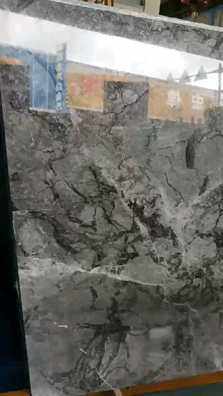 劳历士灰