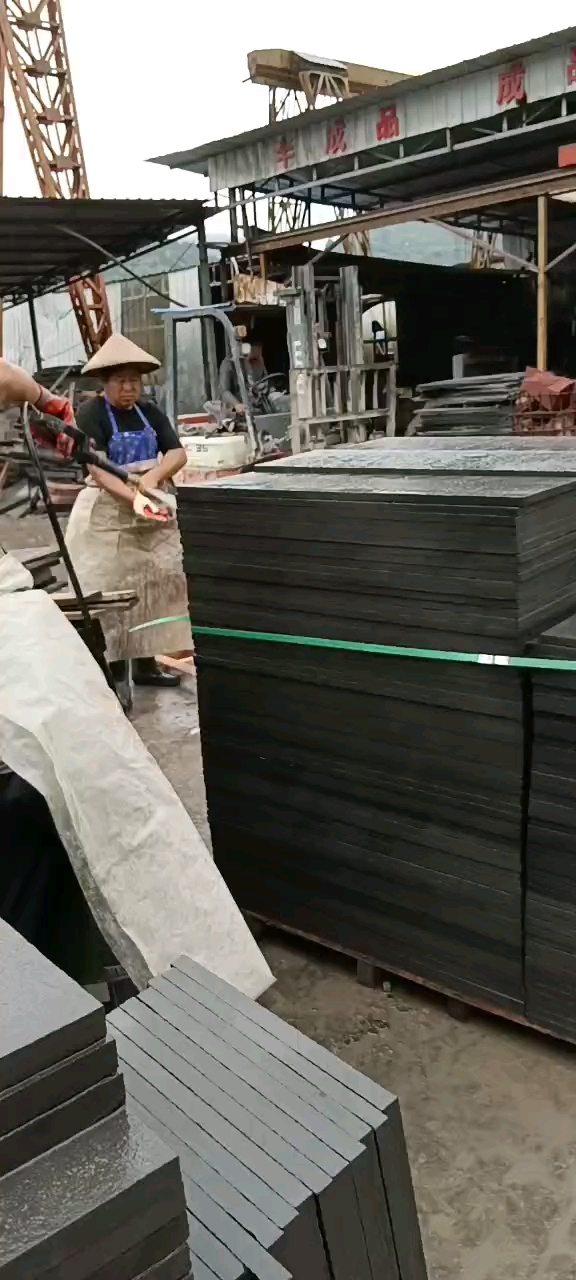 雅蒙黑火烧外墙干挂生产中