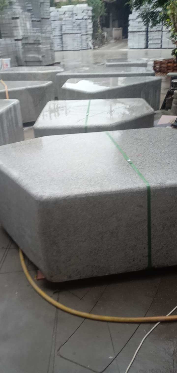 恒真石业主营拉丝栏杆坯水池坯墓碑料路沿石异形线条圆柱别墅石