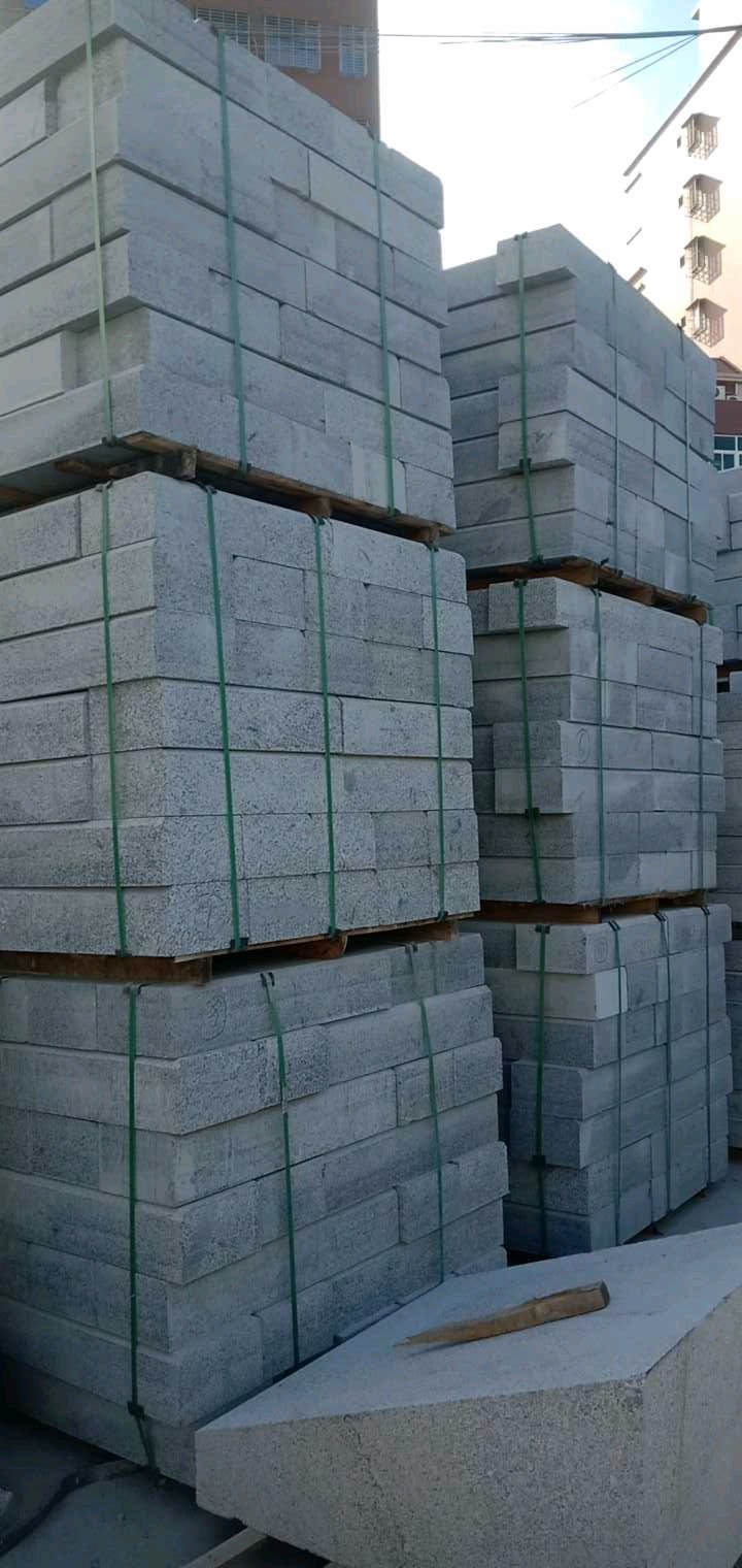 恒真石业主营拉丝栏杆坯水池坯墓碑料路沿石异形线条圆柱别墅石