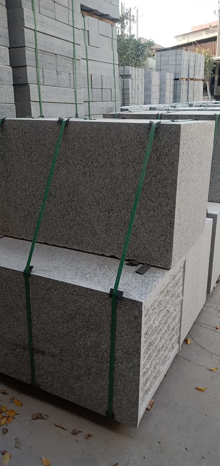 恒真石业主营拉丝栏杆坯水池坯墓碑料路沿石异形线条圆柱别墅石