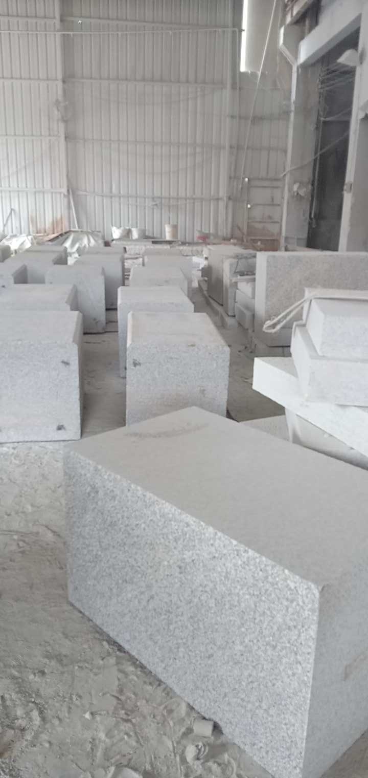 恒真石业主营拉丝栏杆坯水池坯墓碑料路沿石异形线条圆柱别墅石