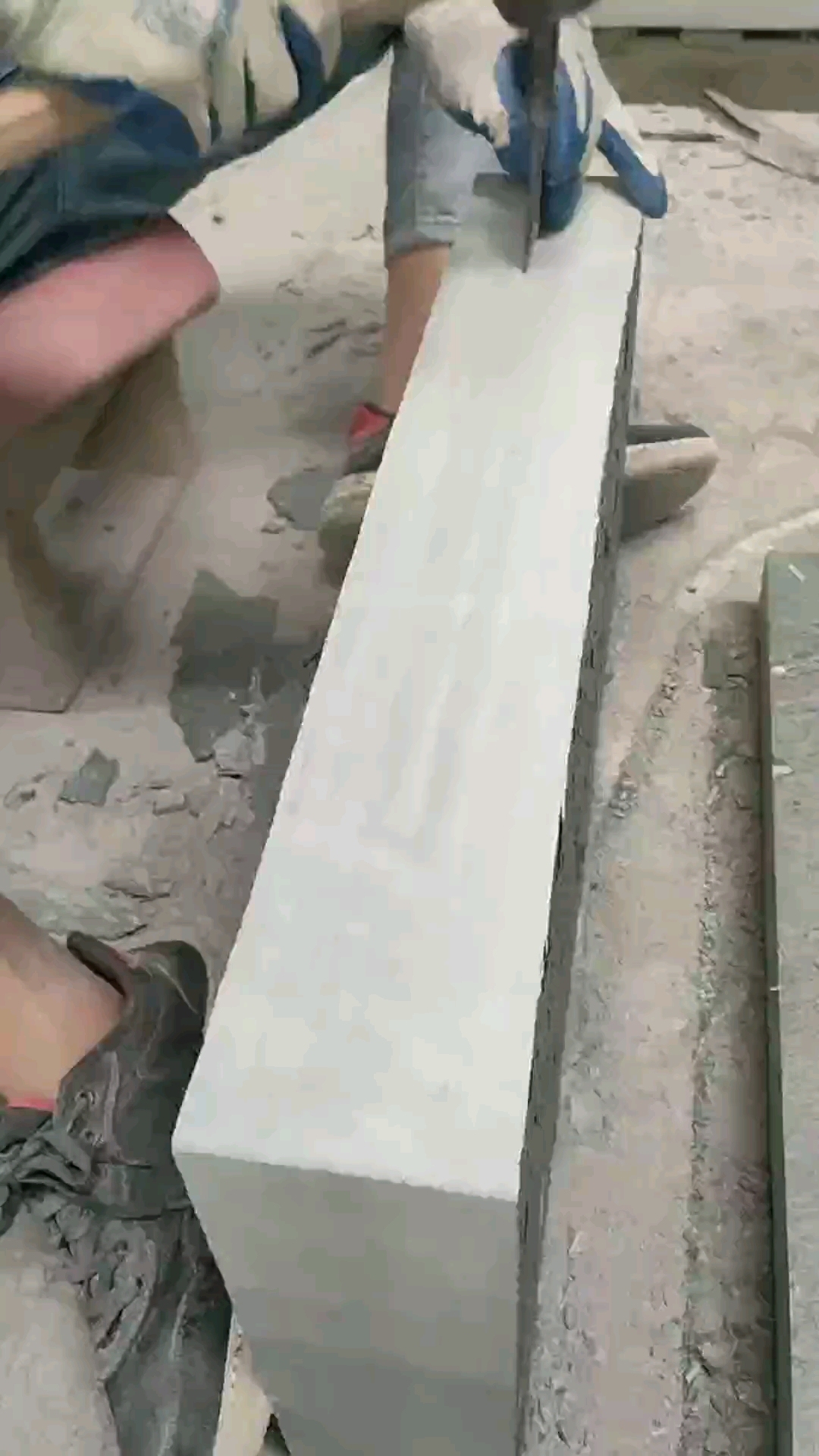 人工劈开自然面青石板