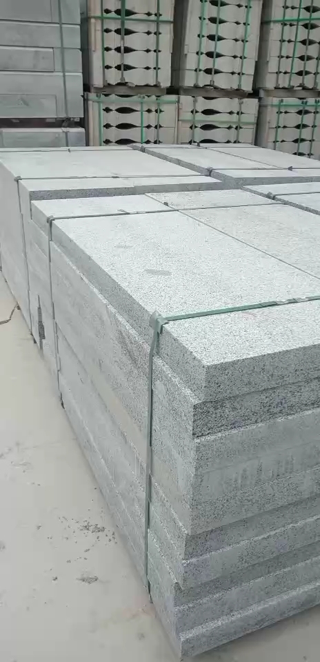 恒真石业主营拉丝栏杆坯水池坯墓碑料路沿石异形线条圆柱别墅石