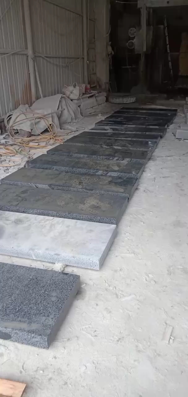 恒真石业主营拉丝栏杆坯水池坯墓碑料路沿石异形线条圆柱别墅石