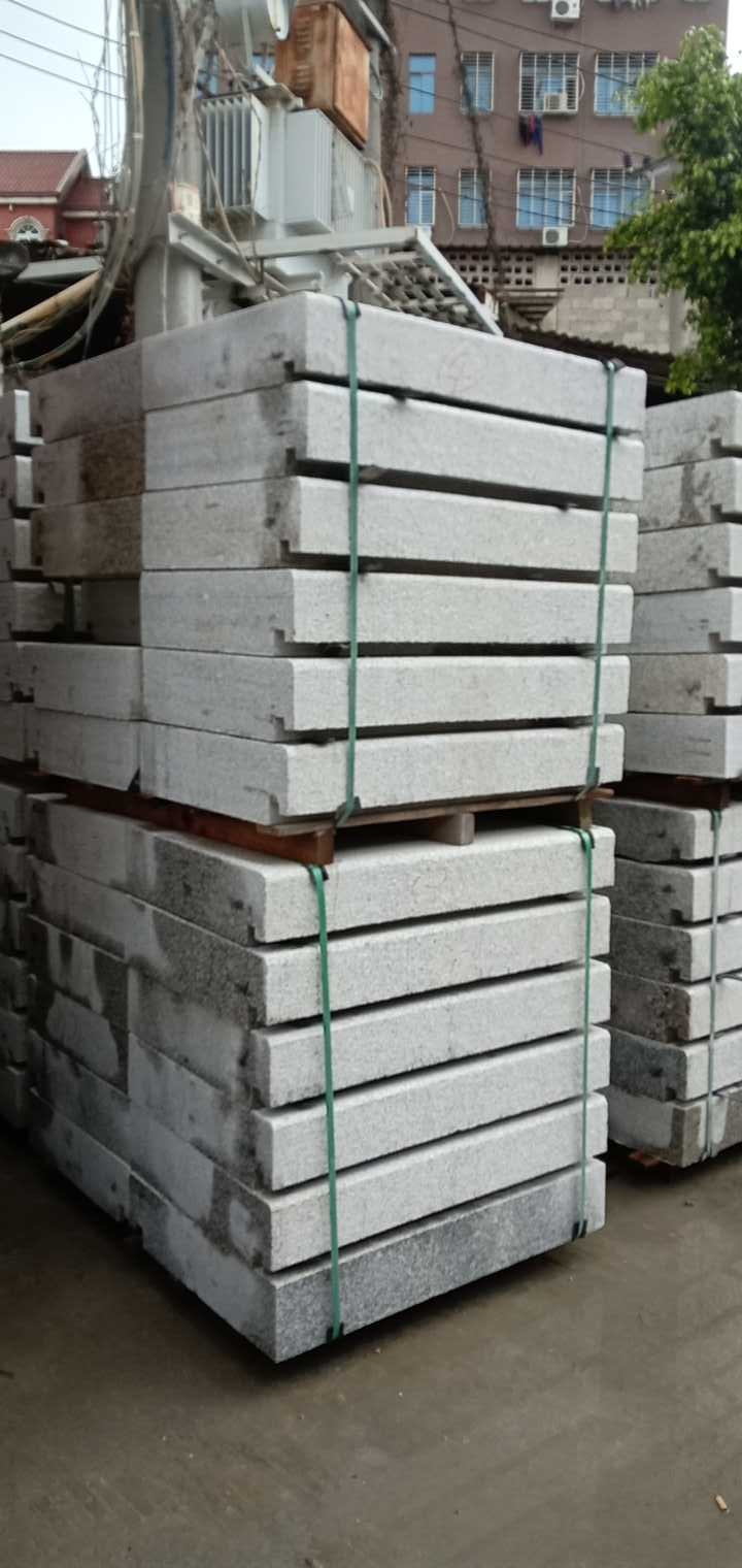 恒真石业主营拉丝栏杆坯水池坯墓碑料路沿石异形线条圆柱别墅石