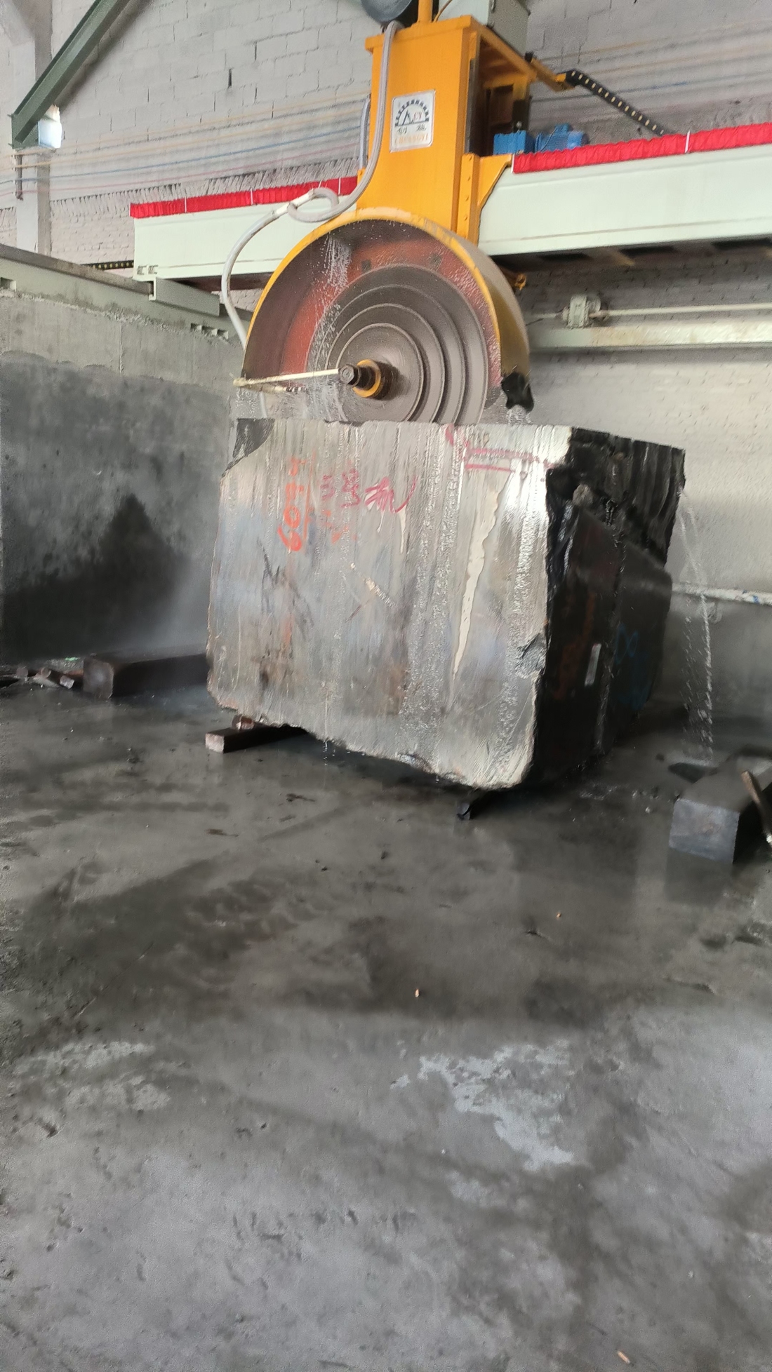 康正黑金沙大切切板中大板成品水池地铺工程板有加单的请联系我