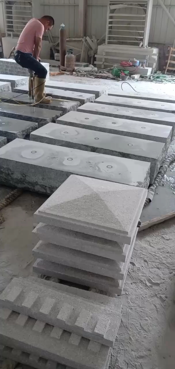 恒真石业主营拉丝栏杆坯水池坯墓碑料路沿石异形线条圆柱别墅石