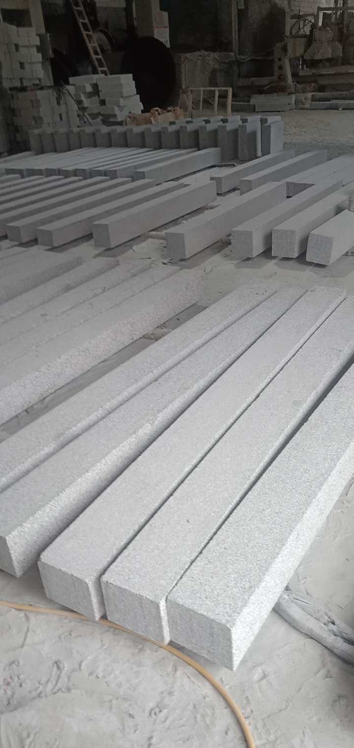 恒真石业主营拉丝栏杆坯水池坯墓碑料路沿石异形线条圆柱别墅石