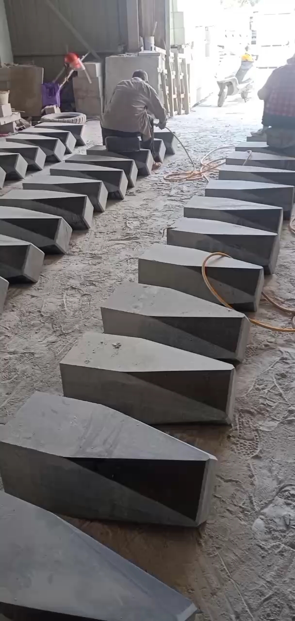 恒真石业主营拉丝栏杆坯水池坯墓碑料路沿石异形线条圆柱别墅石