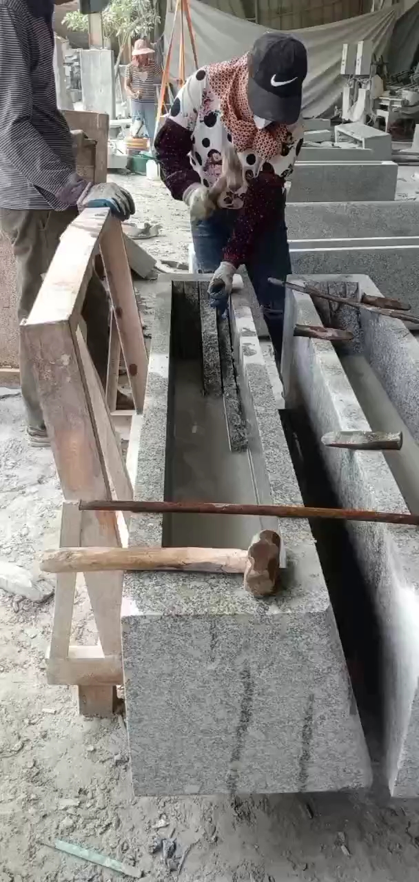 恒真石业主营拉丝栏杆坯水池坯墓碑料路沿石异形线条圆柱别墅石