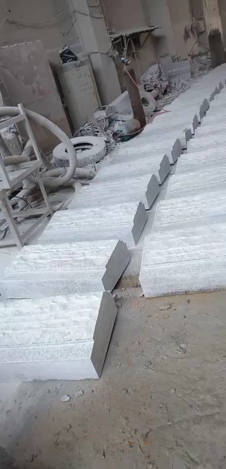 恒真石业主营拉丝栏杆坯水池坯墓碑料路沿石异形线条圆柱别墅石