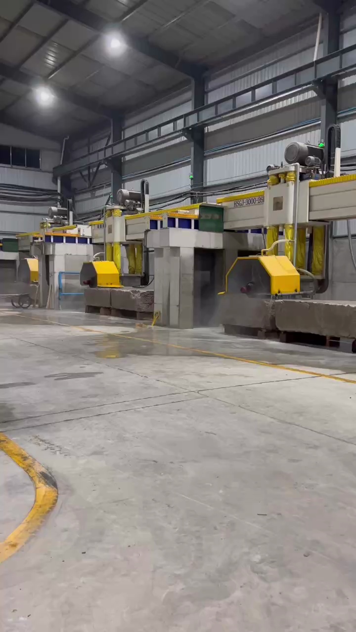 广西粉红麻各种规格光板火烧板荔枝面自然面超薄板等板材及盲道石剁斧石