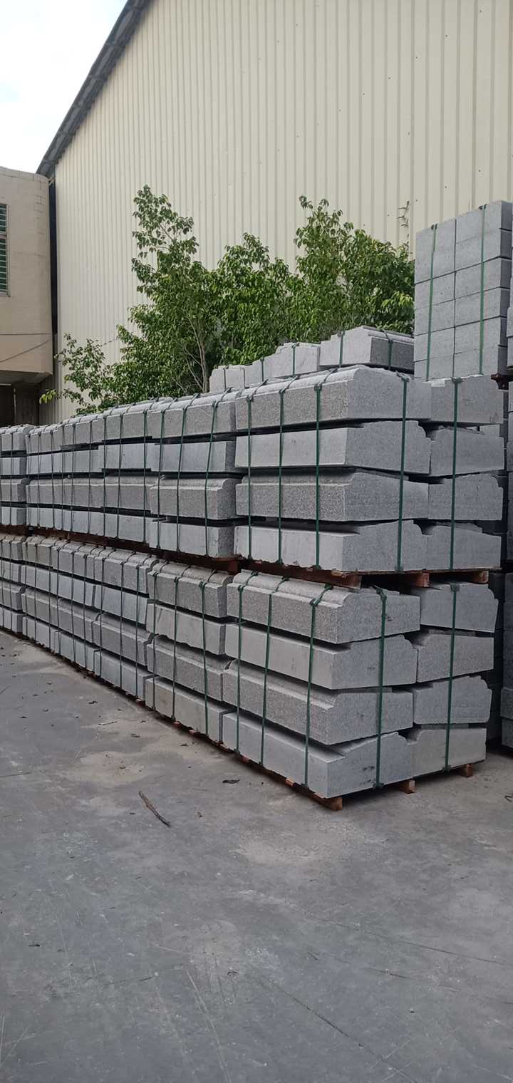 恒真石业主营拉丝栏杆坯水池坯墓碑料路沿石异形线条圆柱别墅石