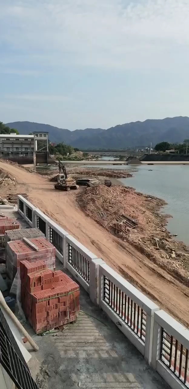 恒真石业主营拉丝栏杆坯水池坯墓碑料路沿石异形线条圆柱别墅石