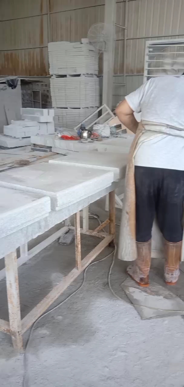 恒真石业主营拉丝栏杆坯水池坯墓碑料路沿石异形线条圆柱别墅石