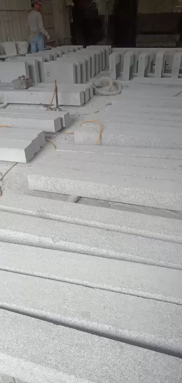 恒真石业主营拉丝栏杆坯水池坯墓碑料路沿石异形线条圆柱别墅石