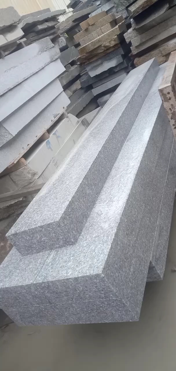 恒真石业主营拉丝栏杆坯水池坯墓碑料路沿石异形线条圆柱别墅石