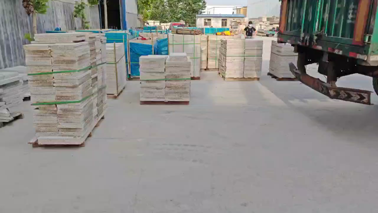 山东石材厂家(产品价格高中低档都有)，厂矿一体，主营黄锈石、白锈石、白