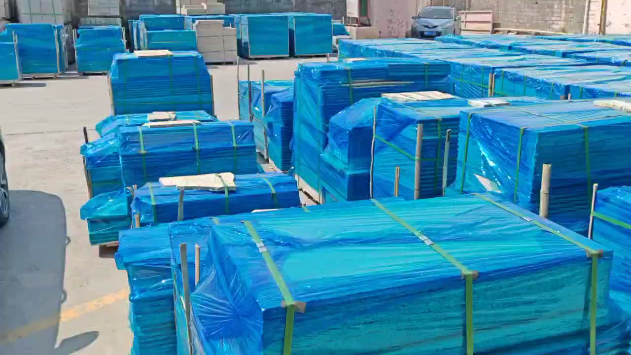 山东石材厂家(产品价格高中低档都有)，厂矿一体，主营黄锈石、白锈石、白