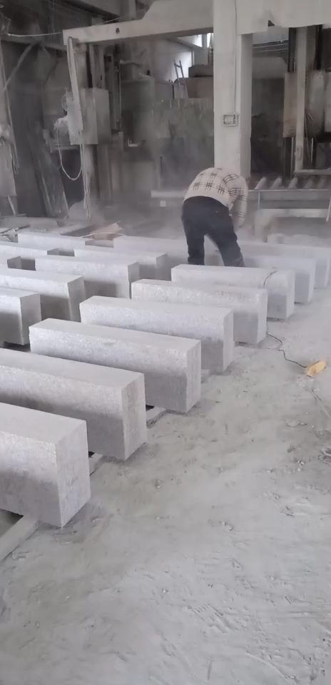 恒真石业主营拉丝栏杆坯水池坯墓碑料路沿石异形线条圆柱别墅石