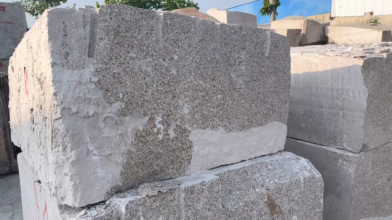 精品大红星双A三 A 料 颜色统一 荒料充足