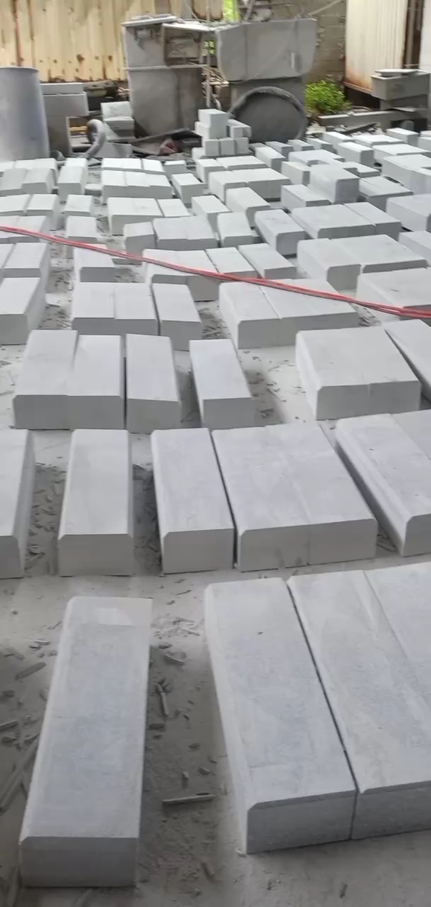 恒真石业主营拉丝栏杆坯水池坯墓碑料路沿石异形线条圆柱别墅石