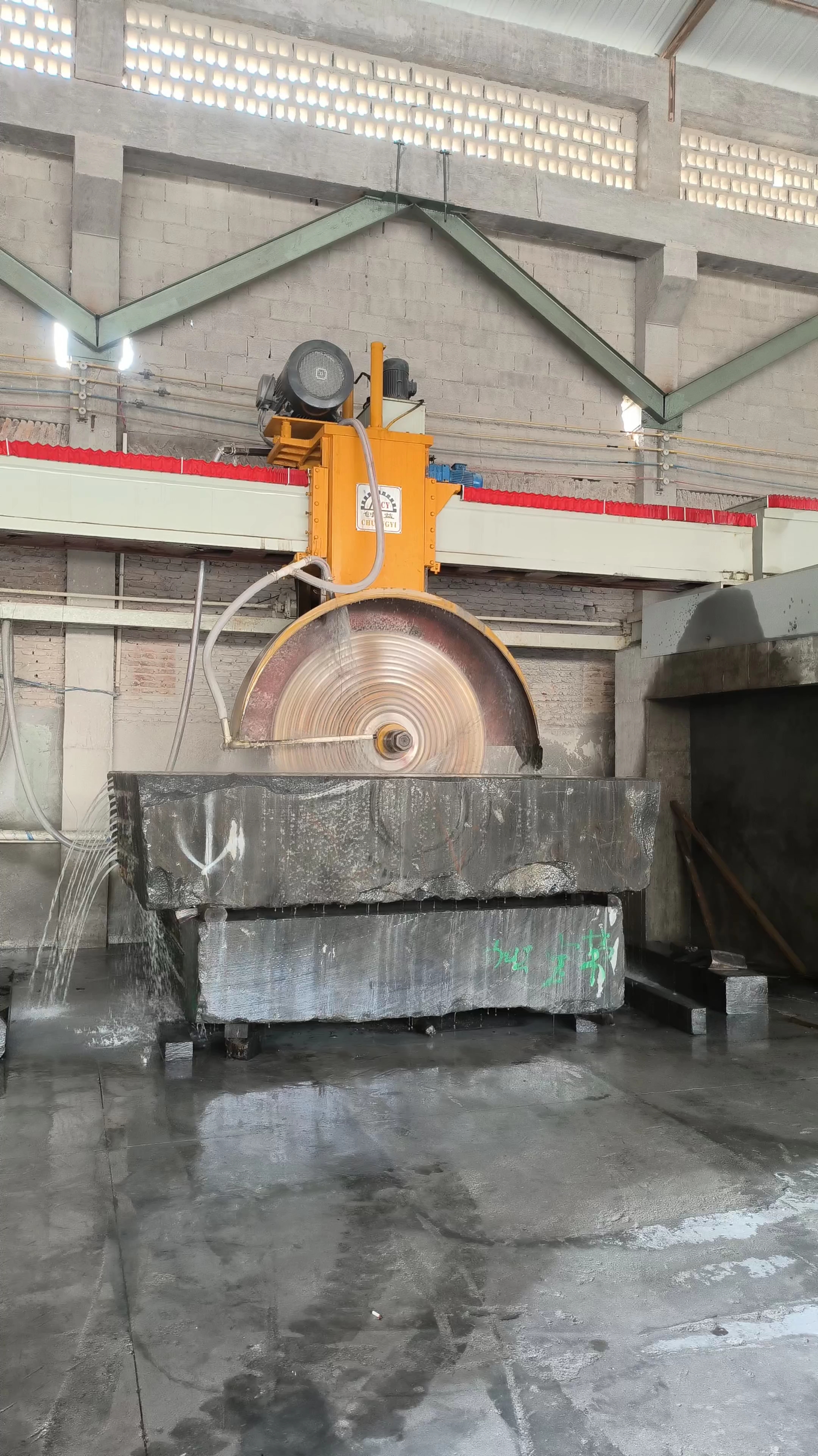 厚板薄板工程板水池地铺景观我是专业的康正黑金沙有订单得老板联系我