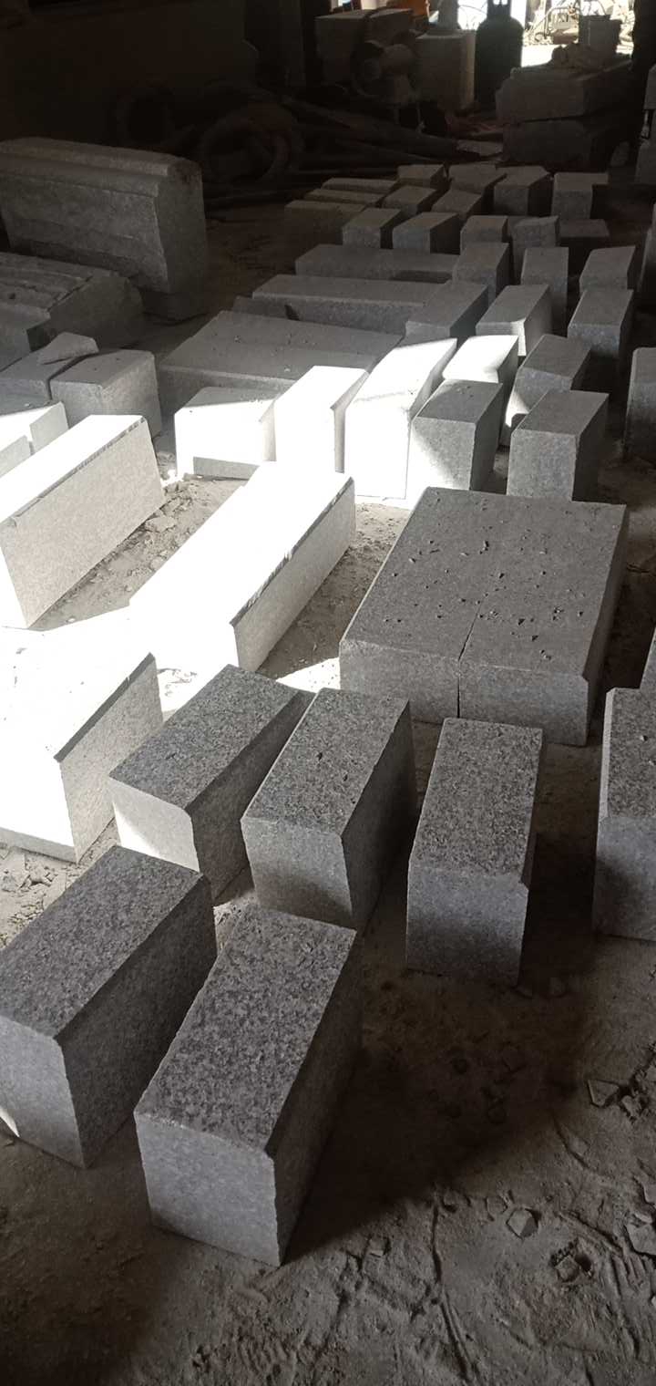 恒真石业主营石栏杆路沿石河道栏杆别墅阳台栏杆桥栏杆水池坯墓