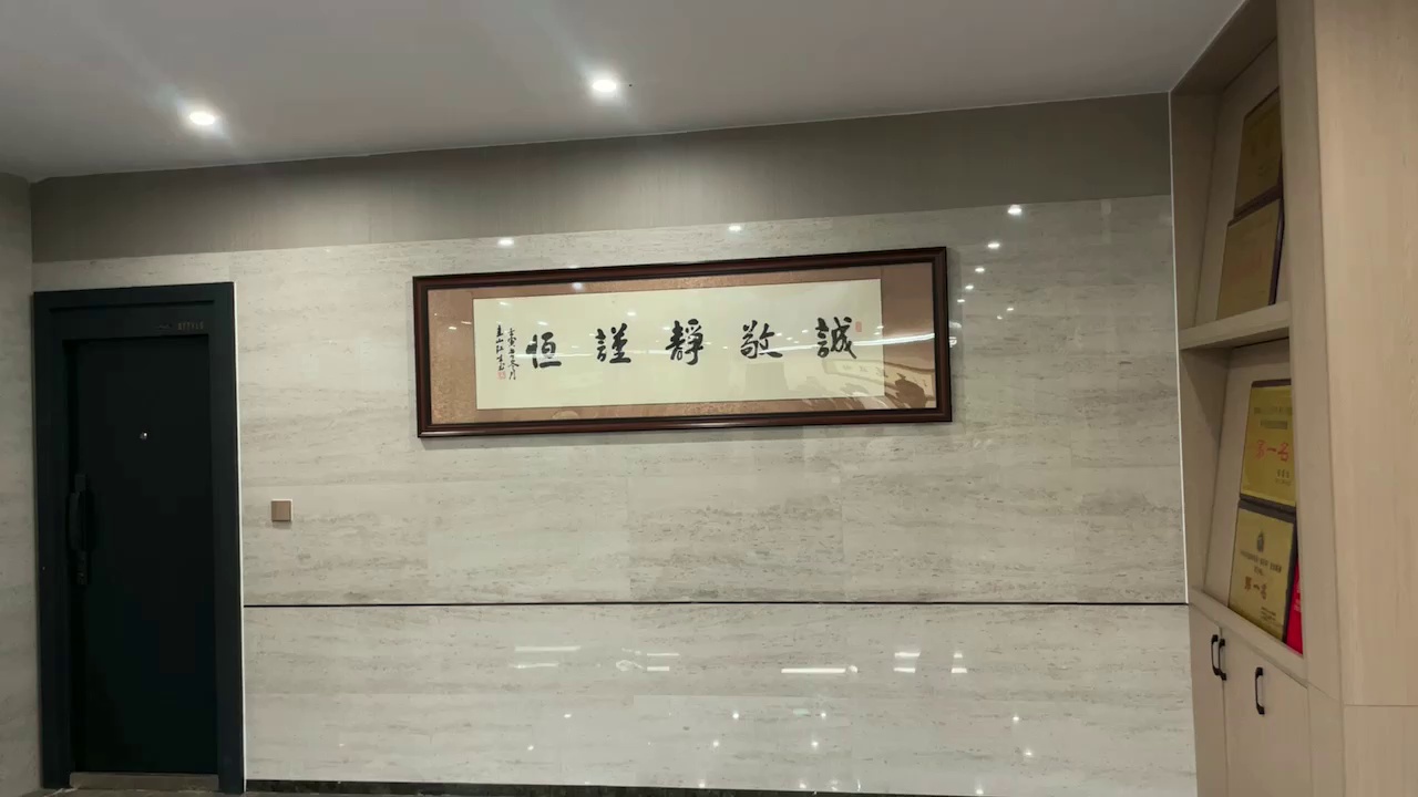 矿山源头自主开采白海棠、卡迪灰、美国灰，招代理•诚信•合作•共赢！咨询热线：18