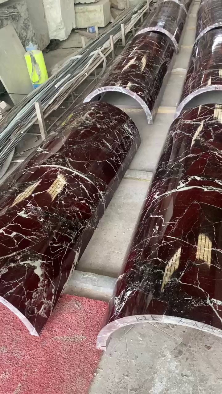 主营紫罗红11年。矿山直销，出售荒料，大板，各种工艺。可定锯各种厚薄板，可切各种