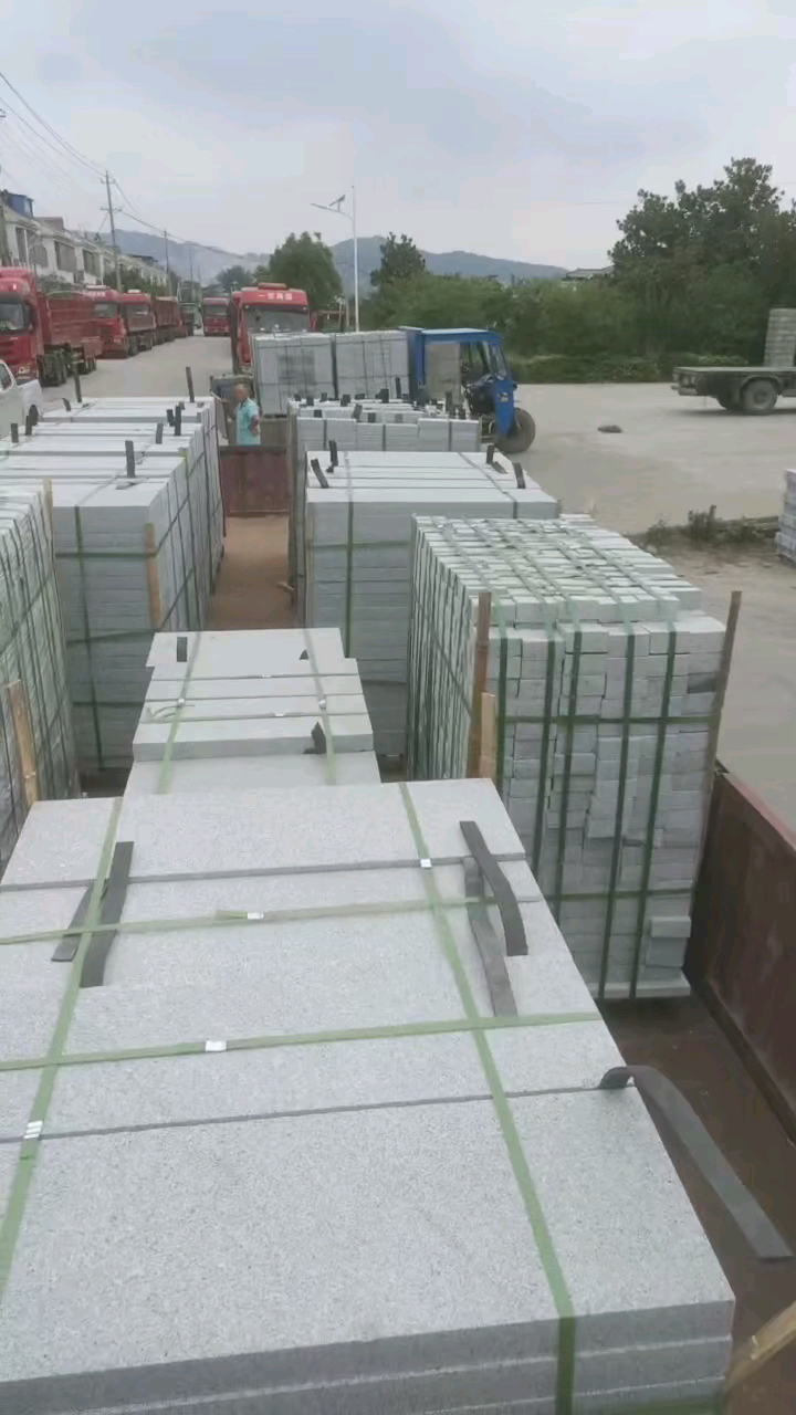 河南芝麻灰河南芝麻白路沿石地铺石冰裂纹六角拼圆球扇形贴网六角